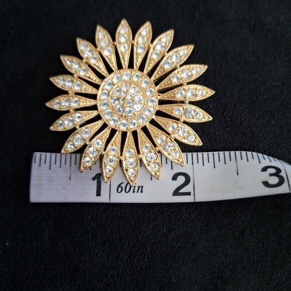 Vtg Avon Gold Tone Starring Pin Rhinestone Statement Flower Sun - Picture 3 of 4